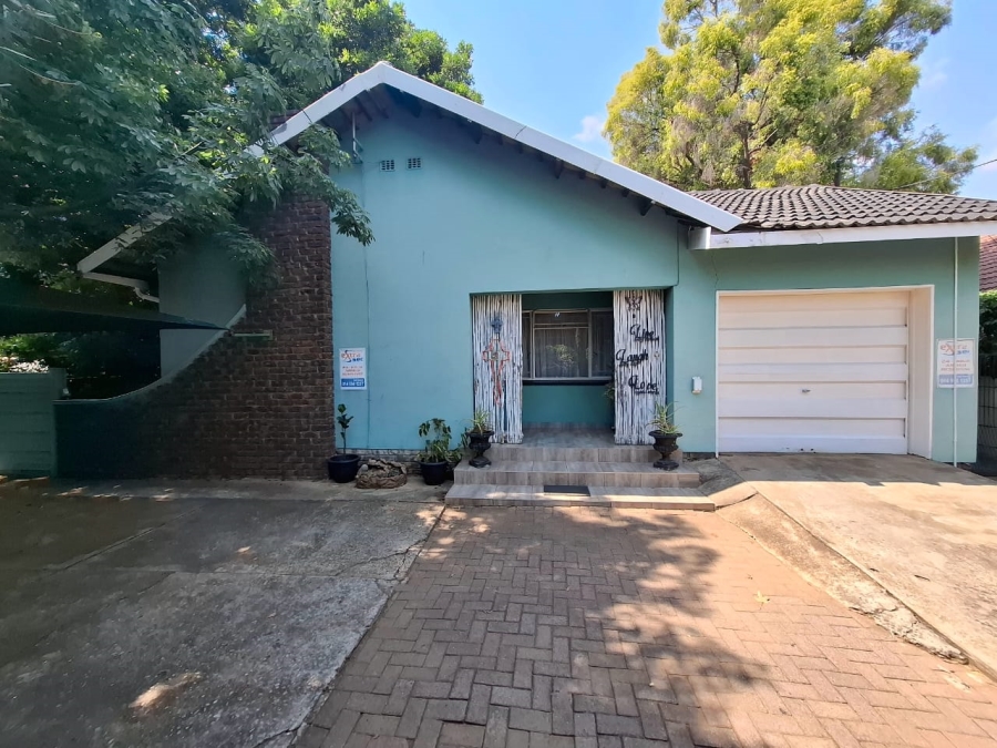 4 Bedroom Property for Sale in Rustenburg Central North West